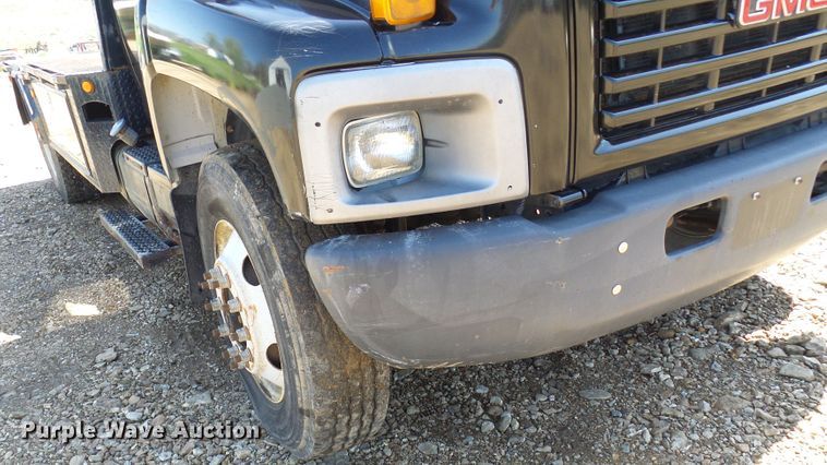 image for item DL0957 2005 GMC C7500  flatbed truck