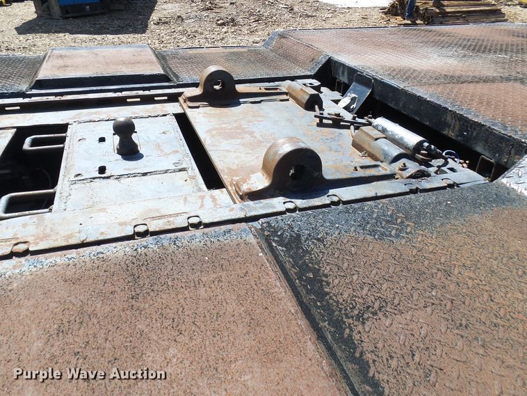 image for item DL0957 2005 GMC C7500  flatbed truck