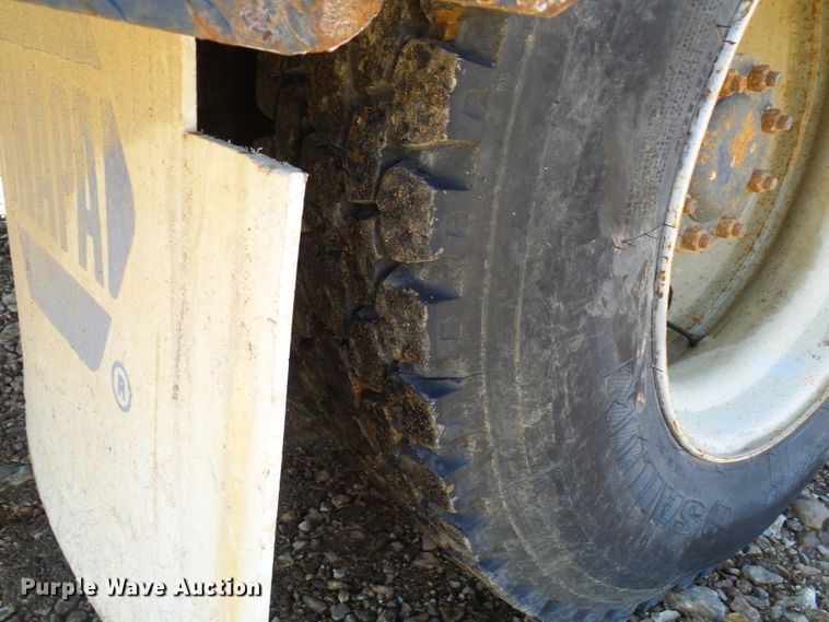 image for item DL0957 2005 GMC C7500  flatbed truck