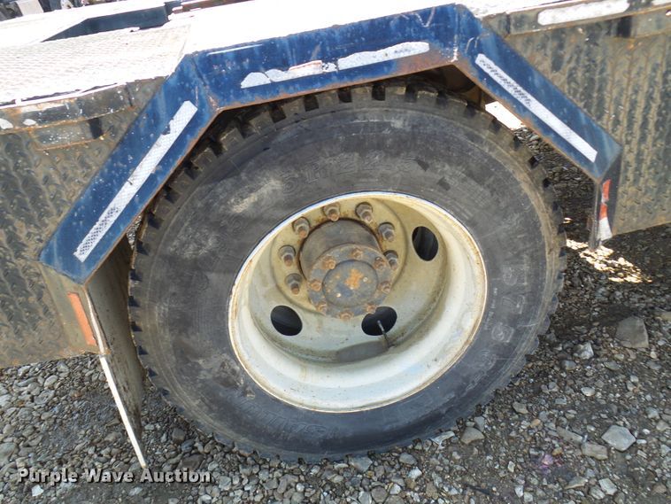 image for item DL0957 2005 GMC C7500  flatbed truck