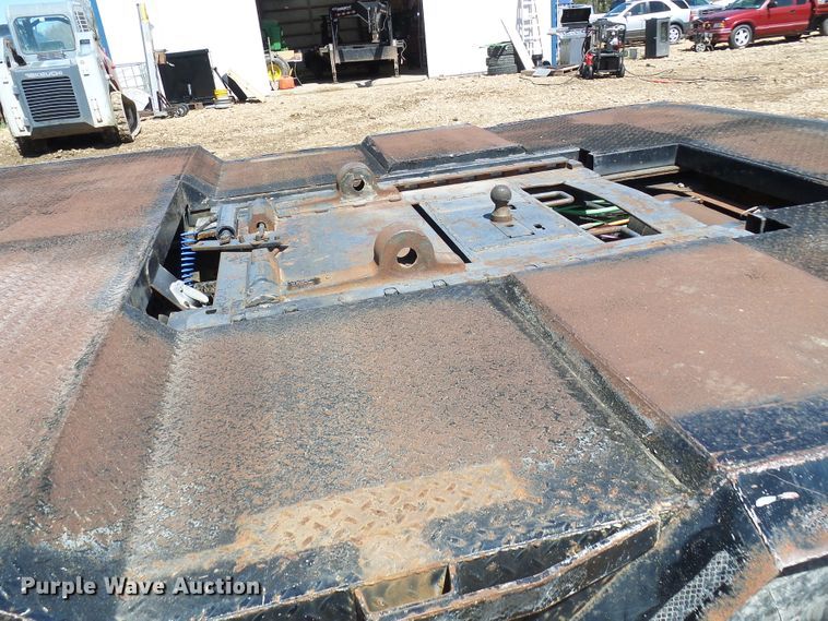 image for item DL0957 2005 GMC C7500  flatbed truck