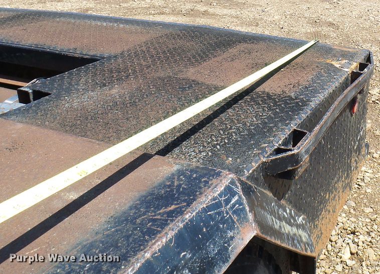 image for item DL0957 2005 GMC C7500  flatbed truck