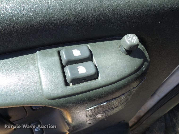 image for item DL0957 2005 GMC C7500  flatbed truck