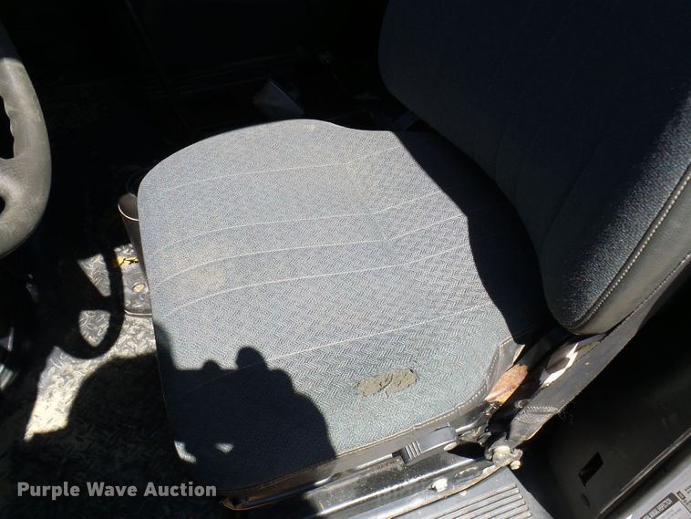 image for item DL0957 2005 GMC C7500  flatbed truck