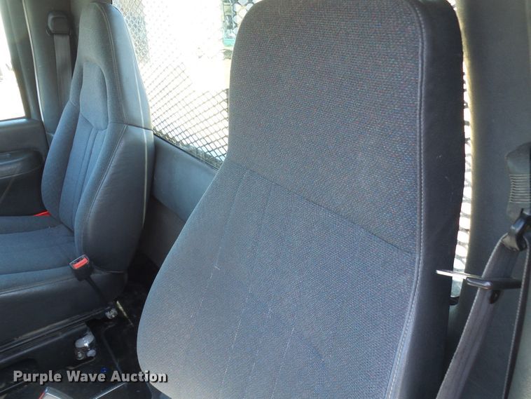 image for item DL0957 2005 GMC C7500  flatbed truck