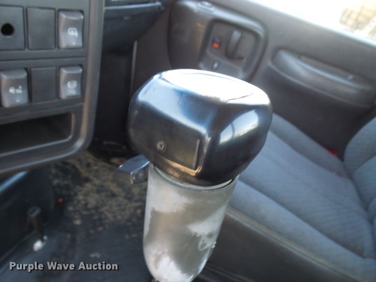 image for item DL0957 2005 GMC C7500  flatbed truck