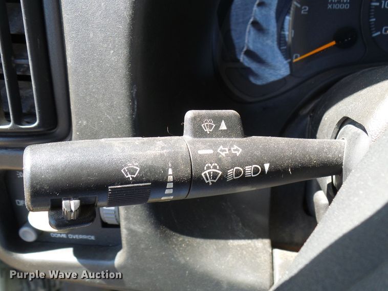 image for item DL0957 2005 GMC C7500  flatbed truck