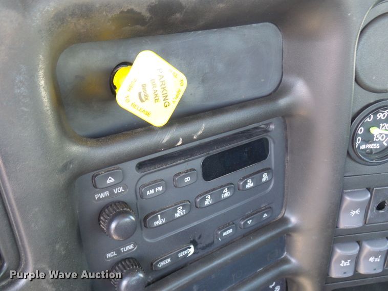 image for item DL0957 2005 GMC C7500  flatbed truck