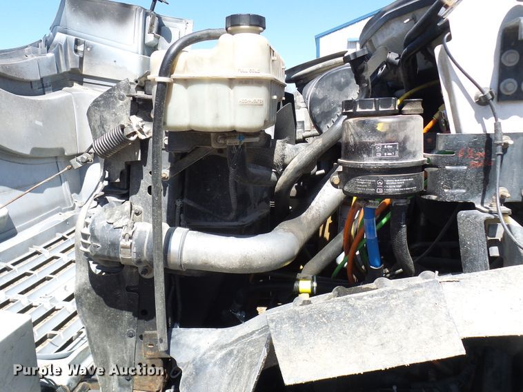 image for item DL0957 2005 GMC C7500  flatbed truck