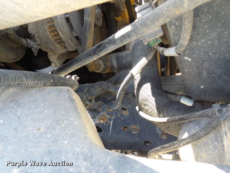 image for item DL0957 2005 GMC C7500  flatbed truck