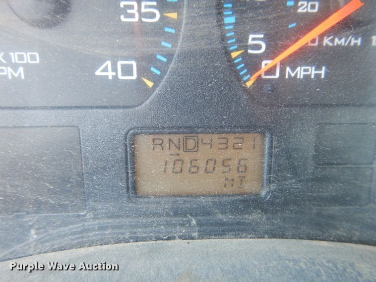 image for item DL2767 2004 International DuraStar 4400  semi truck