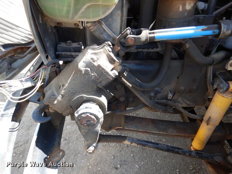 image for item DL2767 2004 International DuraStar 4400  semi truck