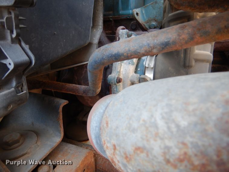 image for item DL2767 2004 International DuraStar 4400  semi truck