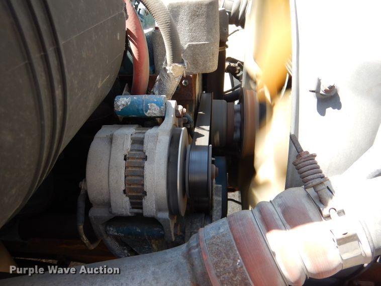 image for item DL2767 2004 International DuraStar 4400  semi truck