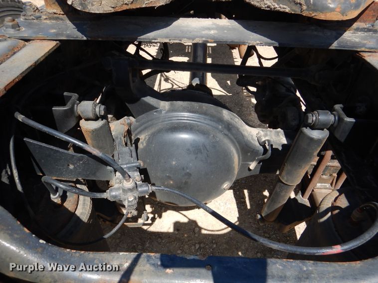 image for item DL2767 2004 International DuraStar 4400  semi truck