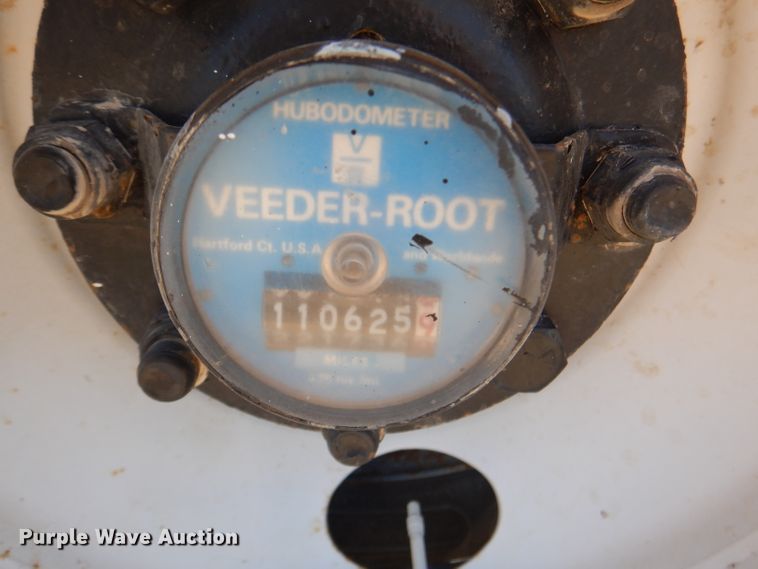 image for item DL2767 2004 International DuraStar 4400  semi truck