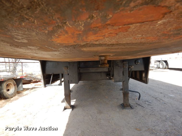 image for item DM2827 2005 Phoenix Coach Works horse trailer