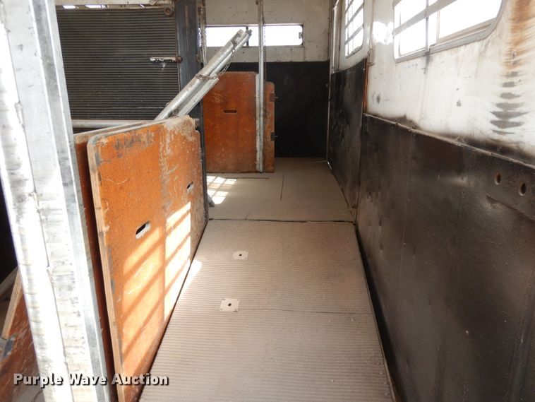 image for item DM2827 2005 Phoenix Coach Works horse trailer