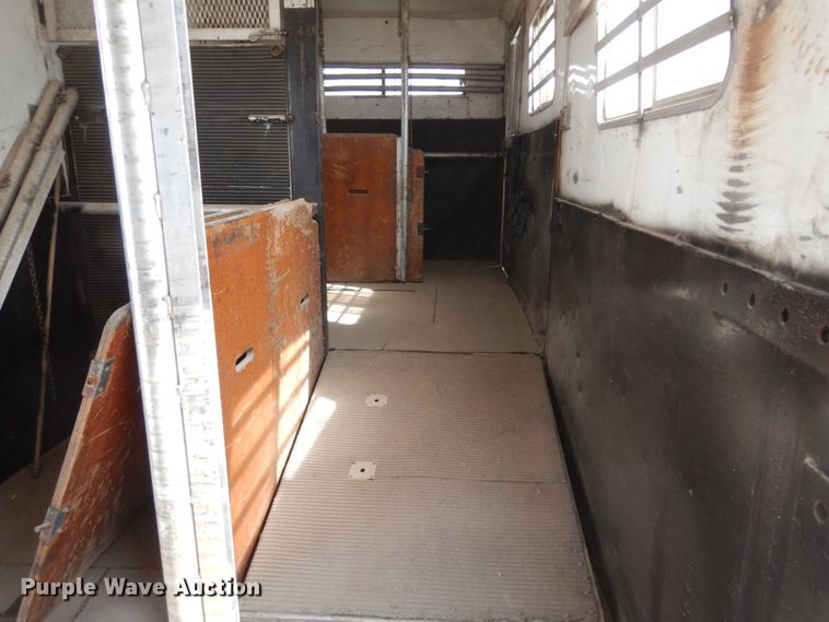 image for item DM2827 2005 Phoenix Coach Works horse trailer