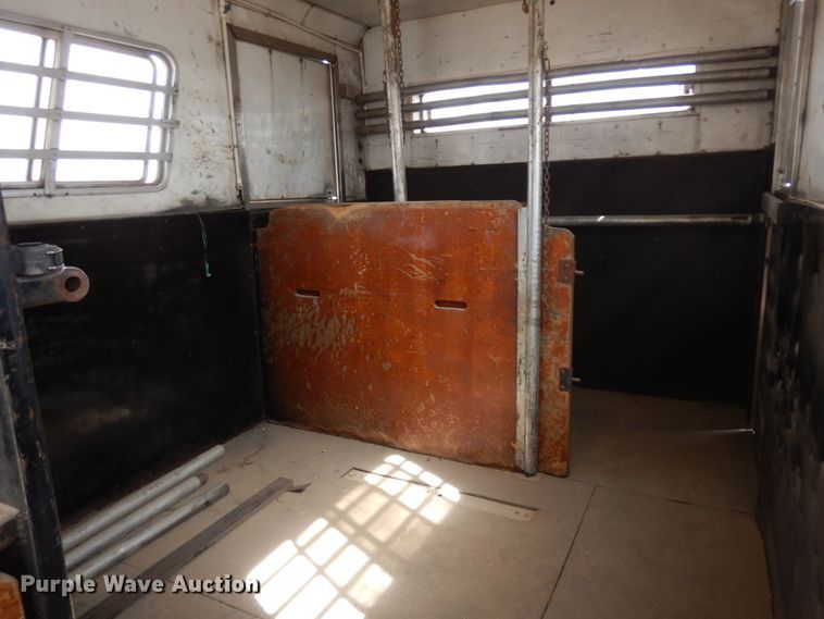 image for item DM2827 2005 Phoenix Coach Works horse trailer