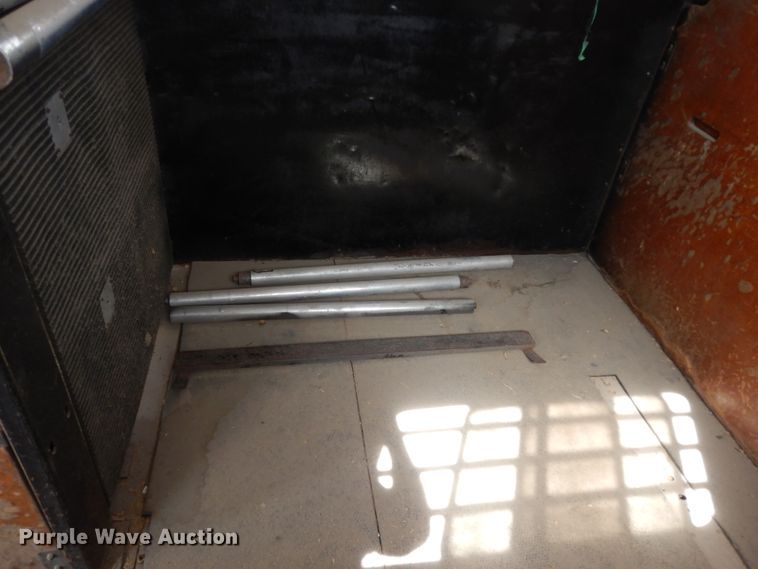 image for item DM2827 2005 Phoenix Coach Works horse trailer