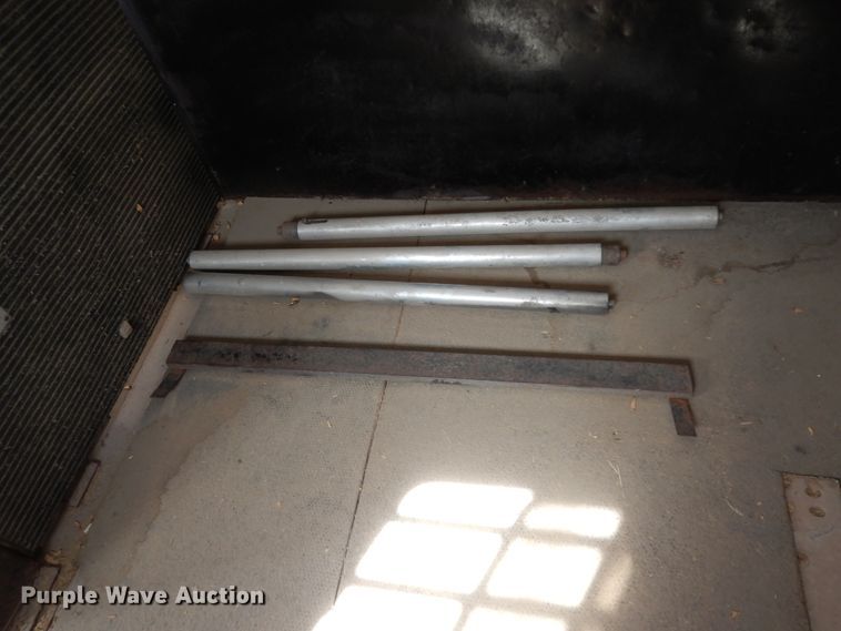 image for item DM2827 2005 Phoenix Coach Works horse trailer