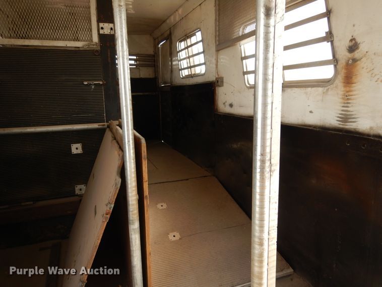 image for item DM2827 2005 Phoenix Coach Works horse trailer