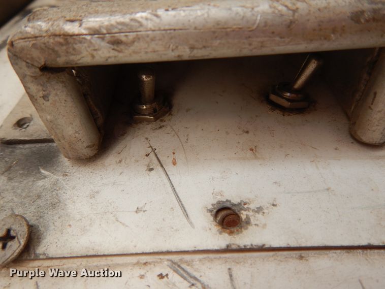 image for item DM2827 2005 Phoenix Coach Works horse trailer