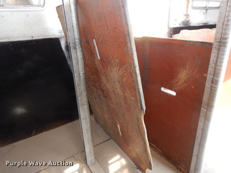 image for item DM2827 2005 Phoenix Coach Works horse trailer