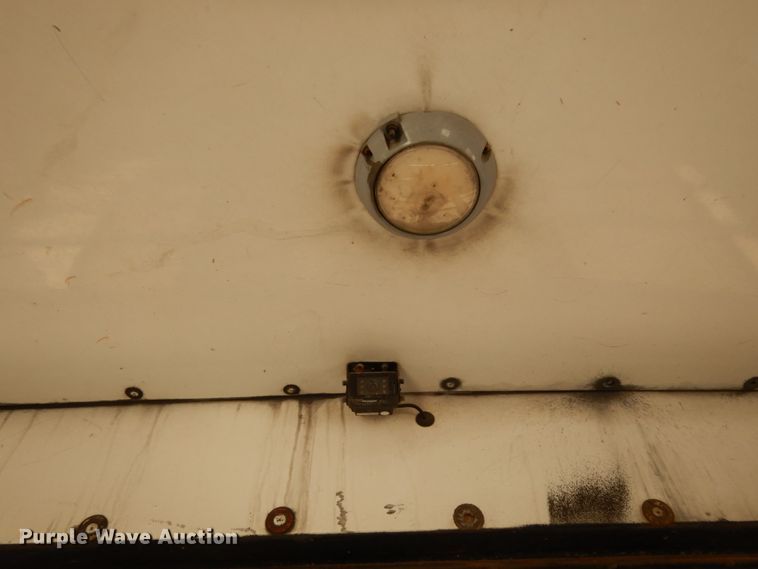 image for item DM2827 2005 Phoenix Coach Works horse trailer