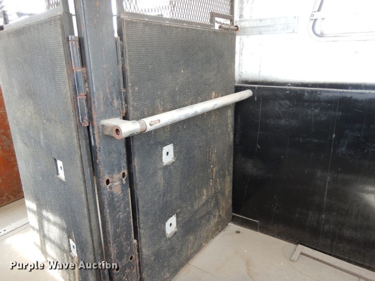 image for item DM2827 2005 Phoenix Coach Works horse trailer