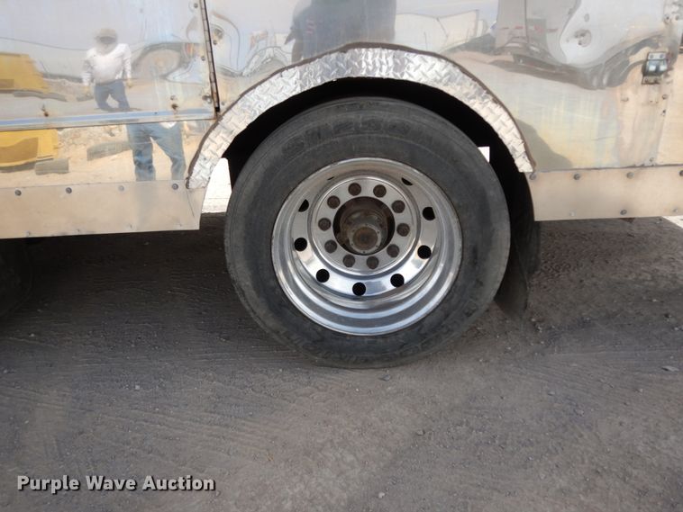 image for item DM2827 2005 Phoenix Coach Works horse trailer