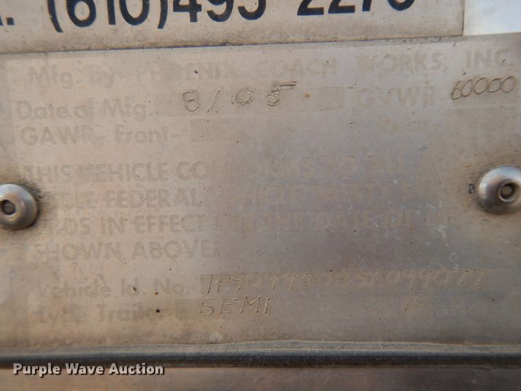 image for item DM2827 2005 Phoenix Coach Works horse trailer