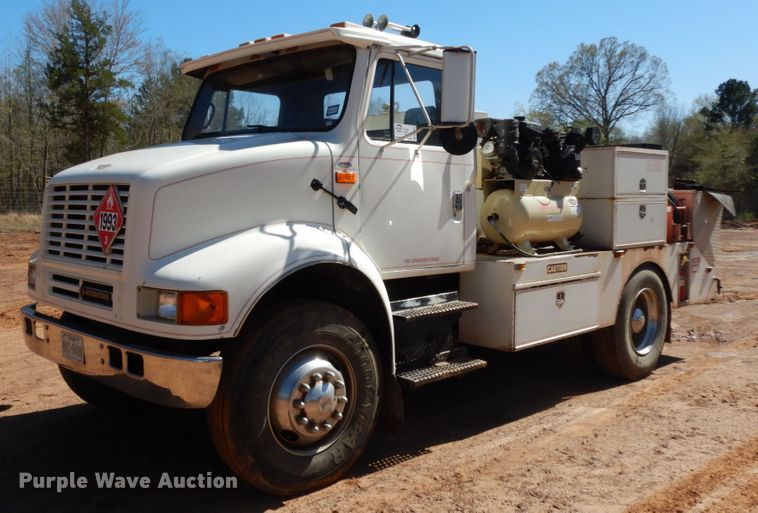 image for item DM2877 1991 International 7100  utility / service truck