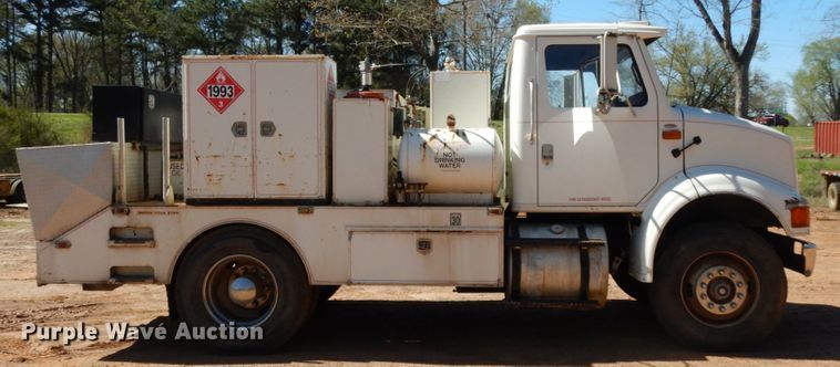 image for item DM2877 1991 International 7100  utility / service truck