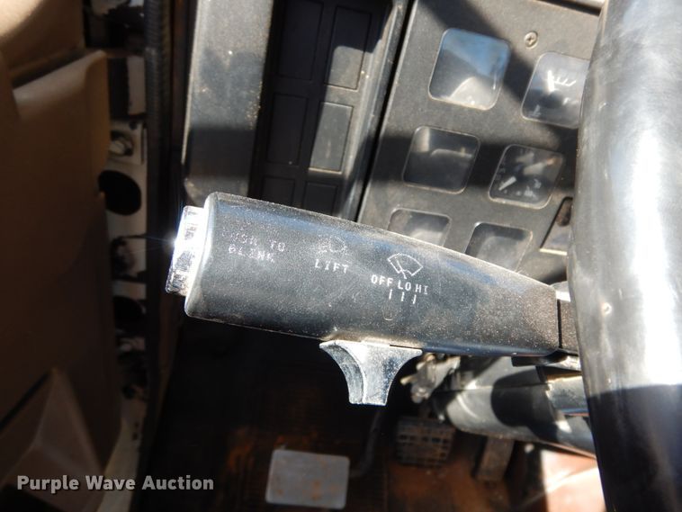 image for item DM2877 1991 International 7100  utility / service truck