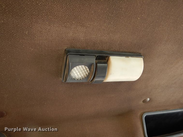 image for item DM2877 1991 International 7100  utility / service truck