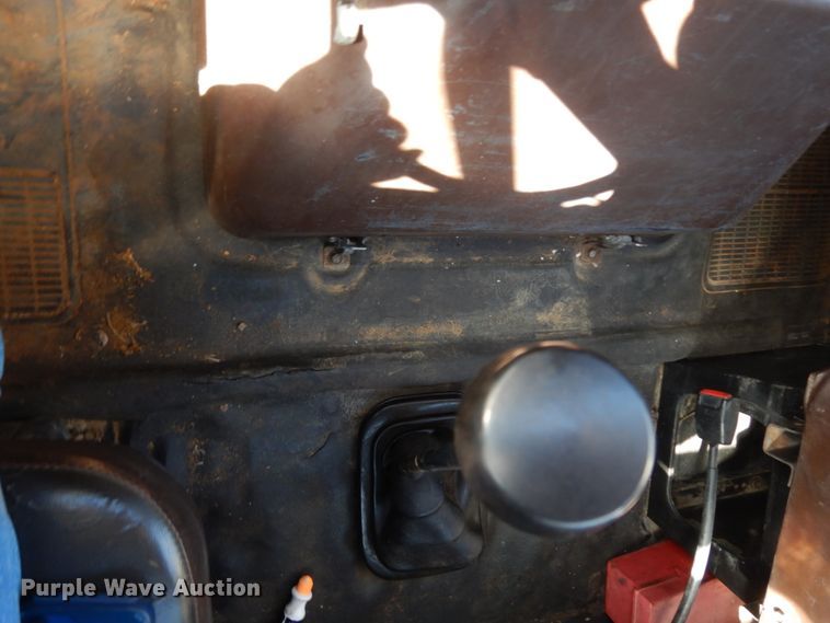 image for item DM2877 1991 International 7100  utility / service truck