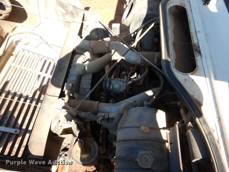 image for item DM2877 1991 International 7100  utility / service truck