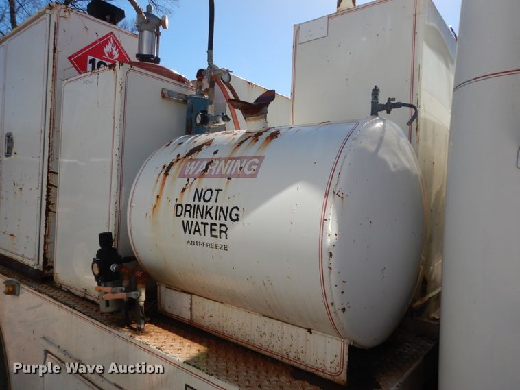 image for item DM2877 1991 International 7100  utility / service truck