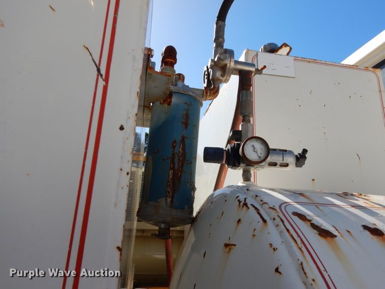 image for item DM2877 1991 International 7100  utility / service truck