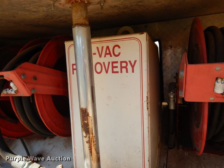 image for item DM2877 1991 International 7100  utility / service truck