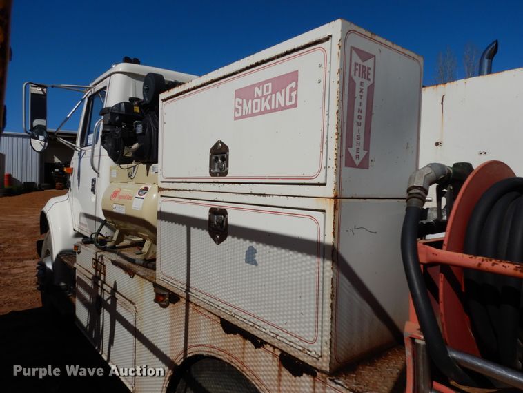 image for item DM2877 1991 International 7100  utility / service truck