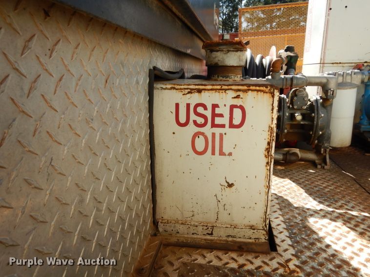 image for item DM2877 1991 International 7100  utility / service truck