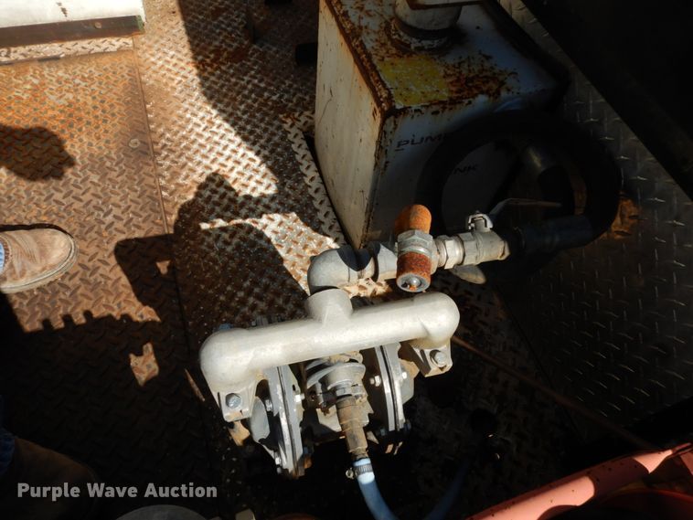 image for item DM2877 1991 International 7100  utility / service truck