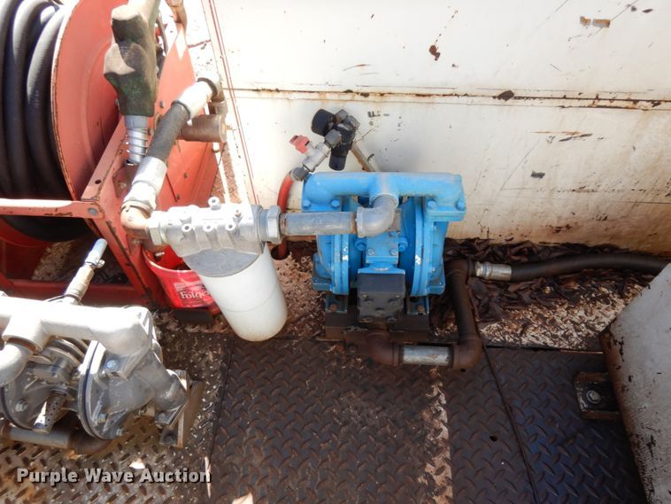 image for item DM2877 1991 International 7100  utility / service truck