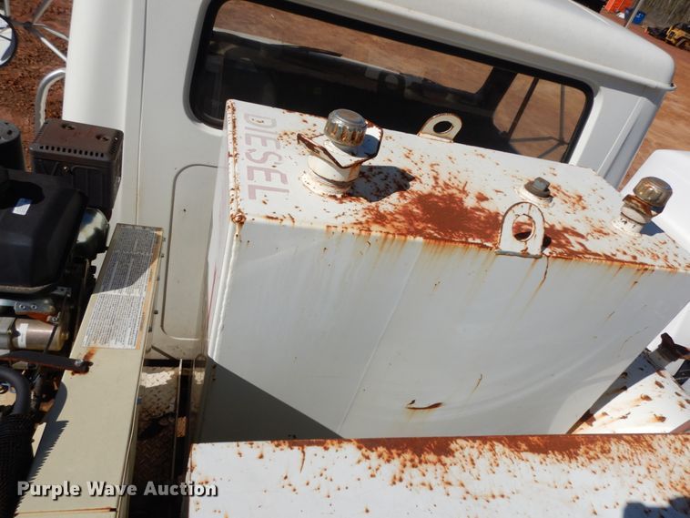 image for item DM2877 1991 International 7100  utility / service truck