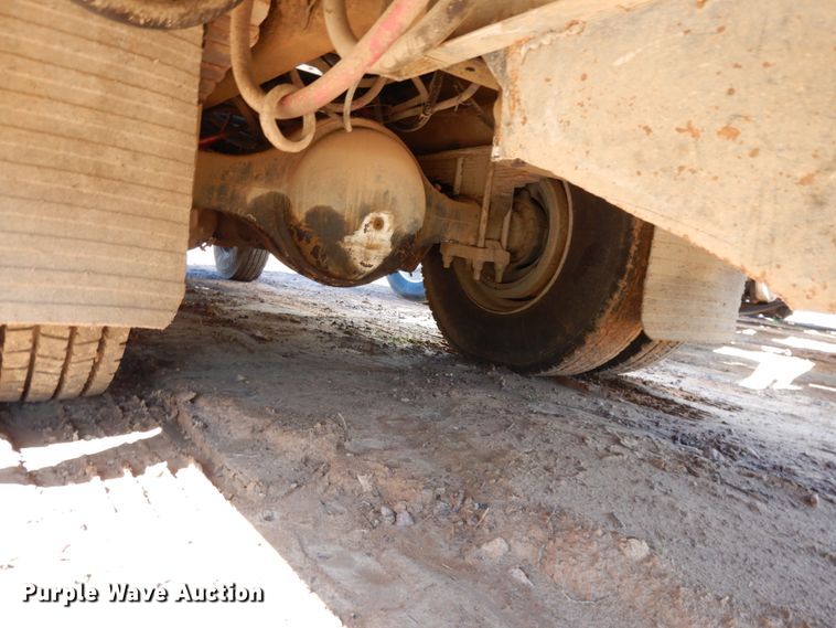 image for item DM2877 1991 International 7100  utility / service truck