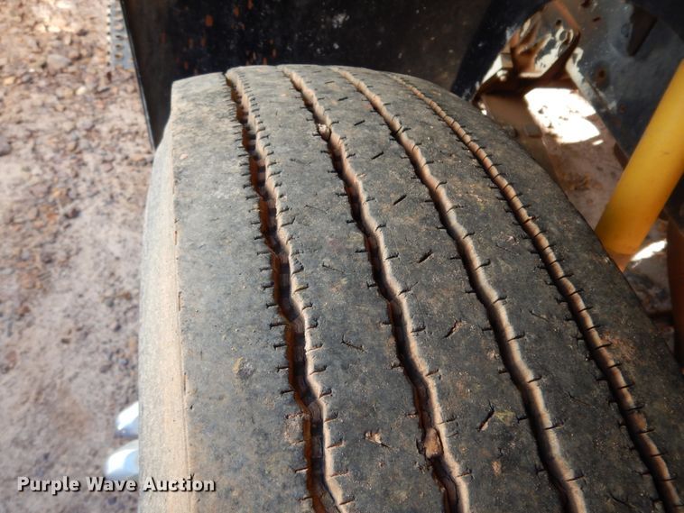 image for item DM2877 1991 International 7100  utility / service truck