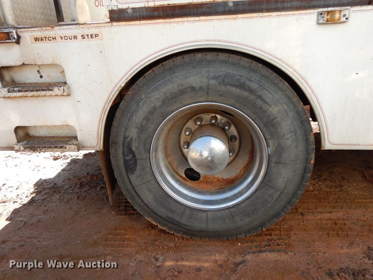 image for item DM2877 1991 International 7100  utility / service truck